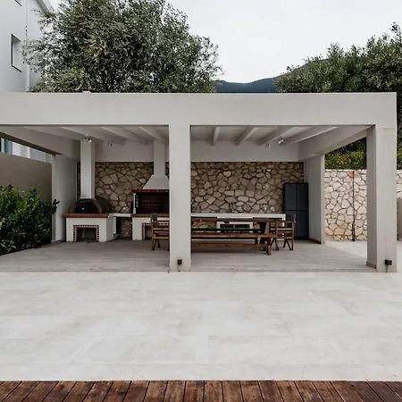 Etherealvilla-Family Villa With Pool Lourdata  Bagian luar foto