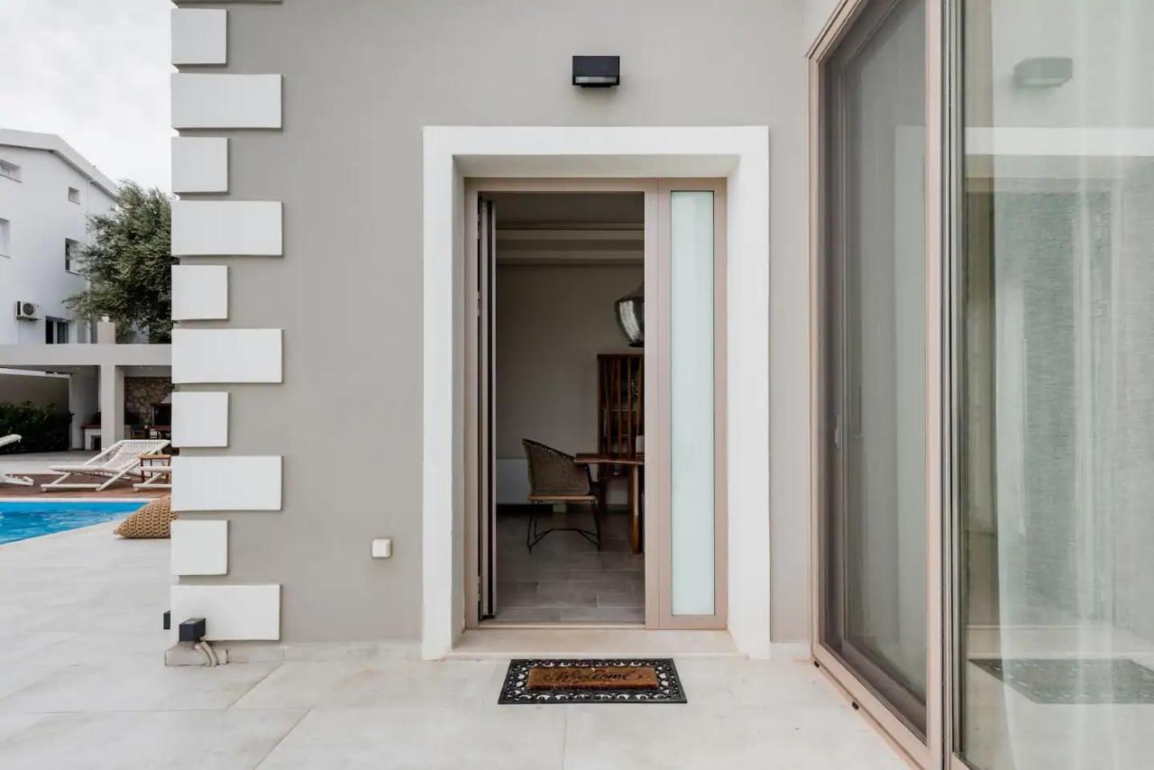 Etherealvilla-Family Villa With Pool Lourdata  Bagian luar foto