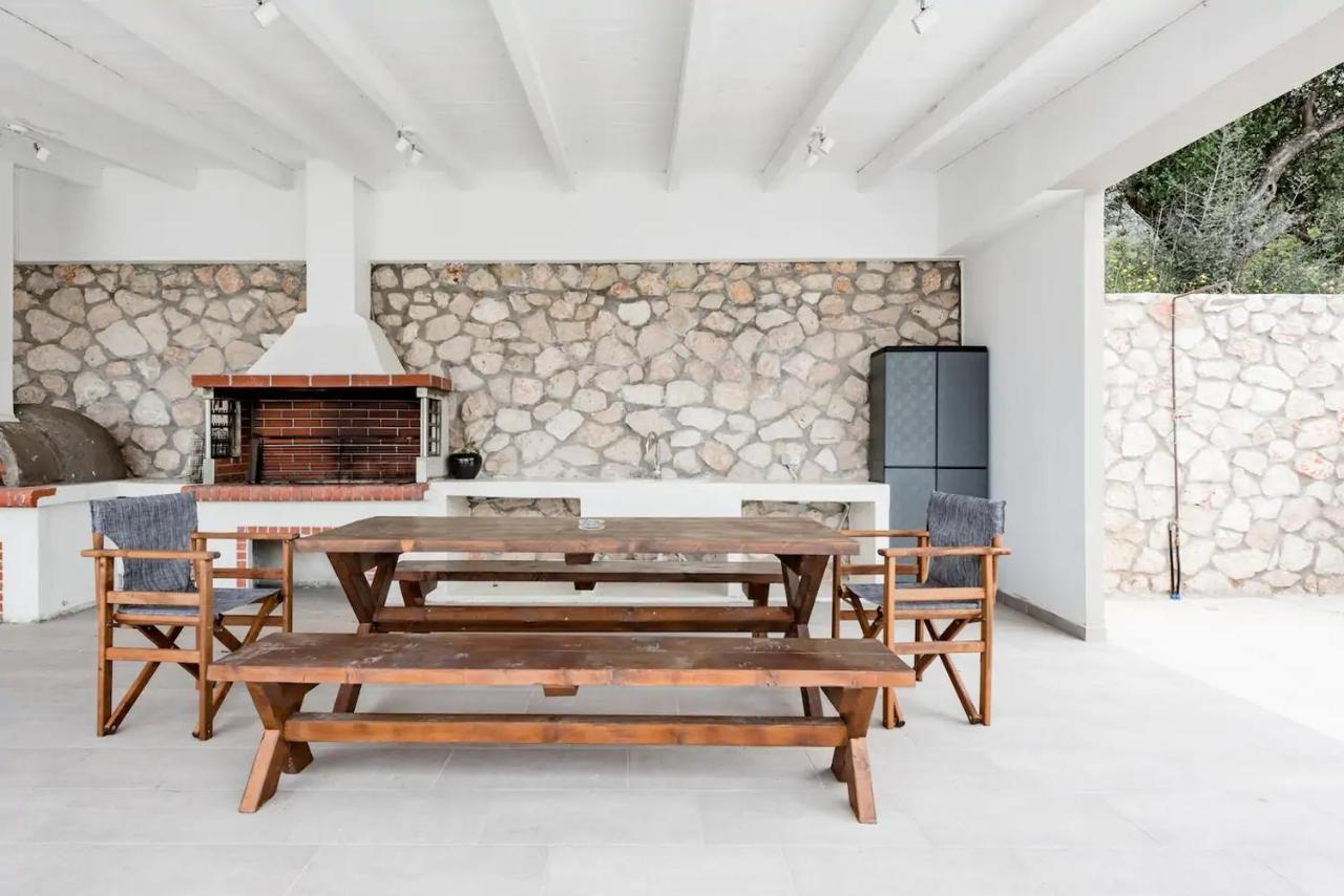 Etherealvilla-Family Villa With Pool Lourdata  Bagian luar foto