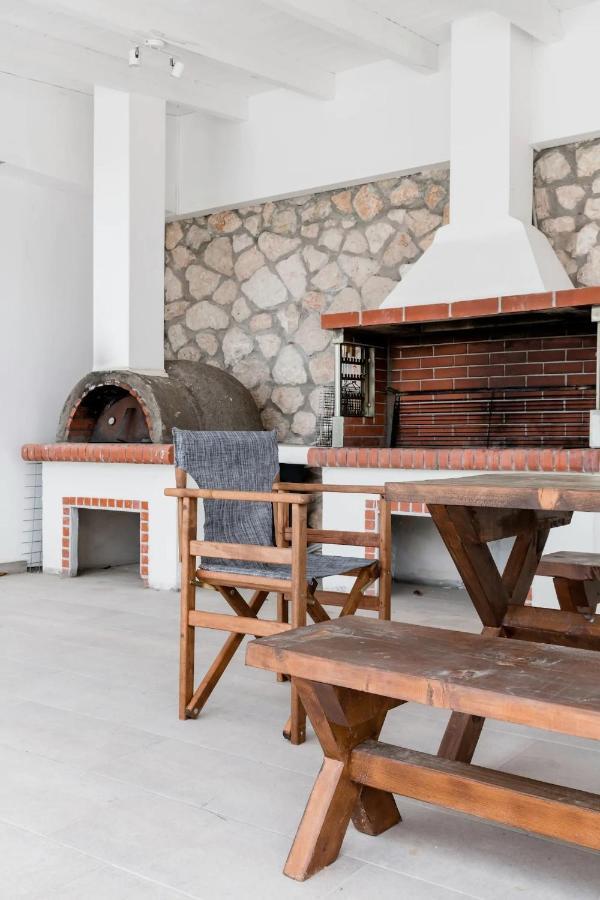 Etherealvilla-Family Villa With Pool Lourdata  Bagian luar foto